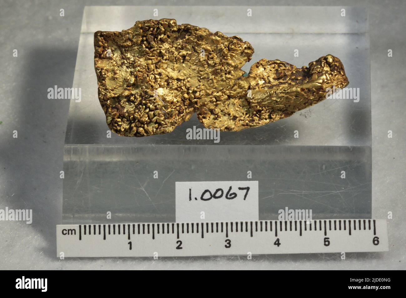 Gold. minerals. North America; USA; California; Placer County
