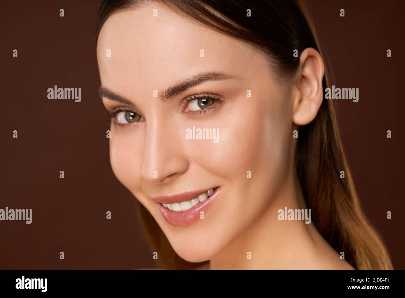 Perfect smile smiling woman hi-res stock photography and images - Alamy