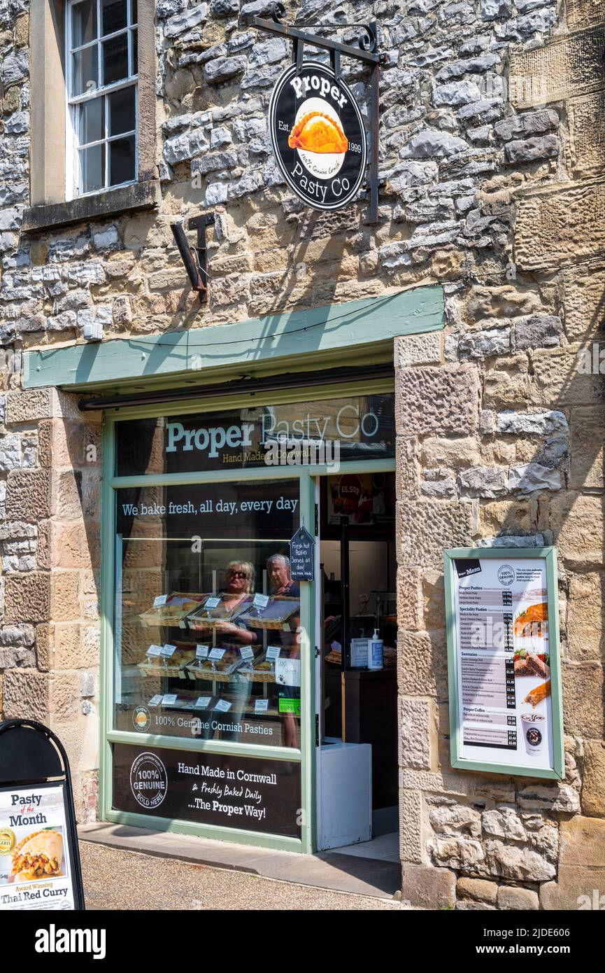 Bakewell, UK- May 15, 2022: Jolly Pots Gifts & Crafts store in Bakewell England. Stock Photo