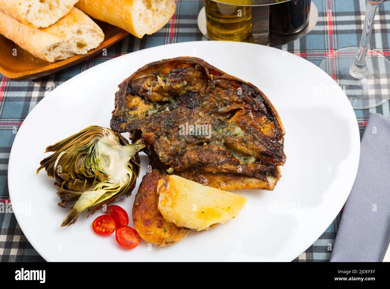 Baked head of lamb Stock Photo Alamy