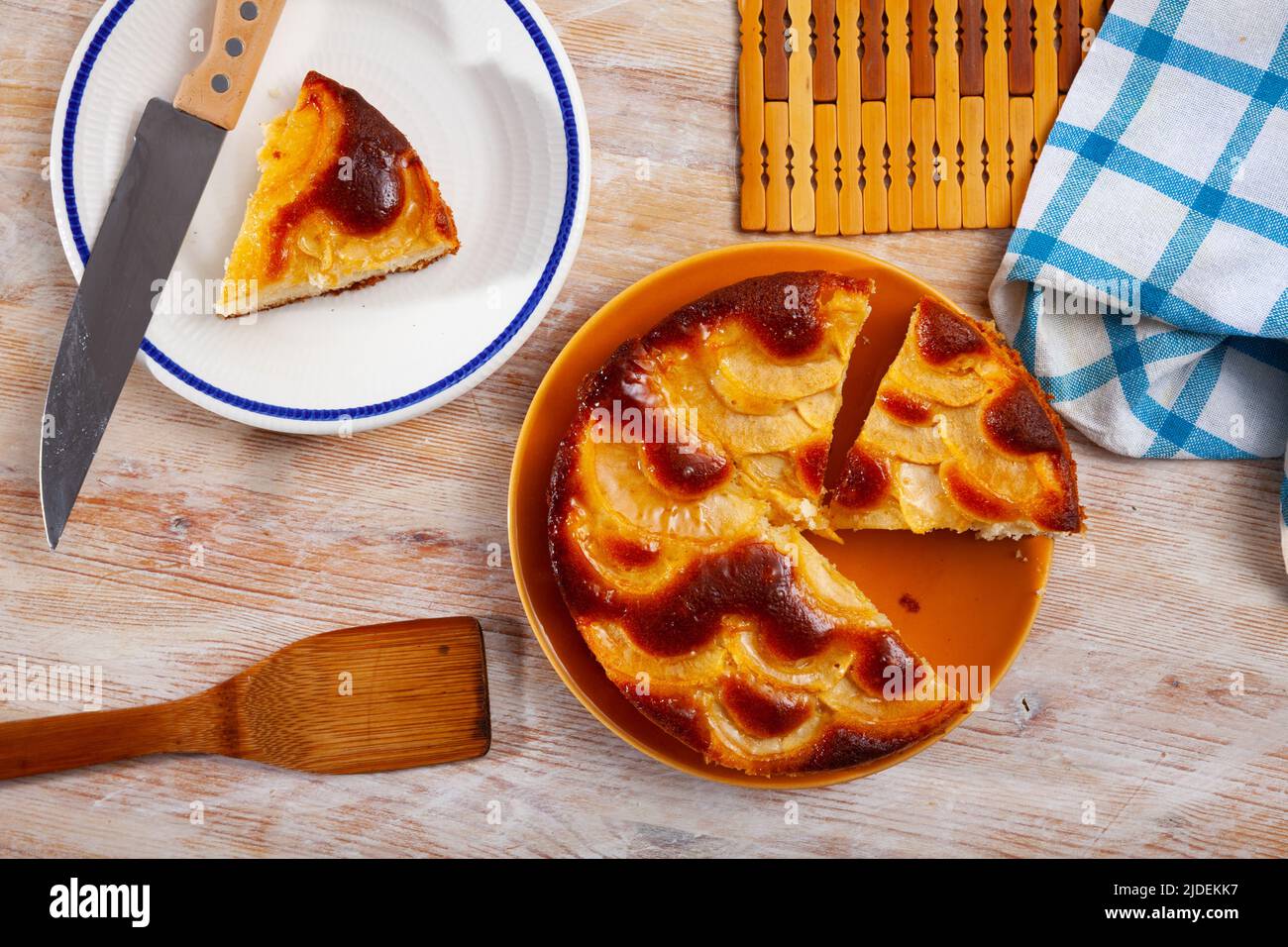 Homemade Apple Pie Stock Photo Alamy homemade-apple-pie-stock-photo-alamy