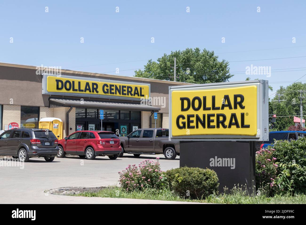 Lebanon Circa June 2022 Dollar General Retail Location. Dollar