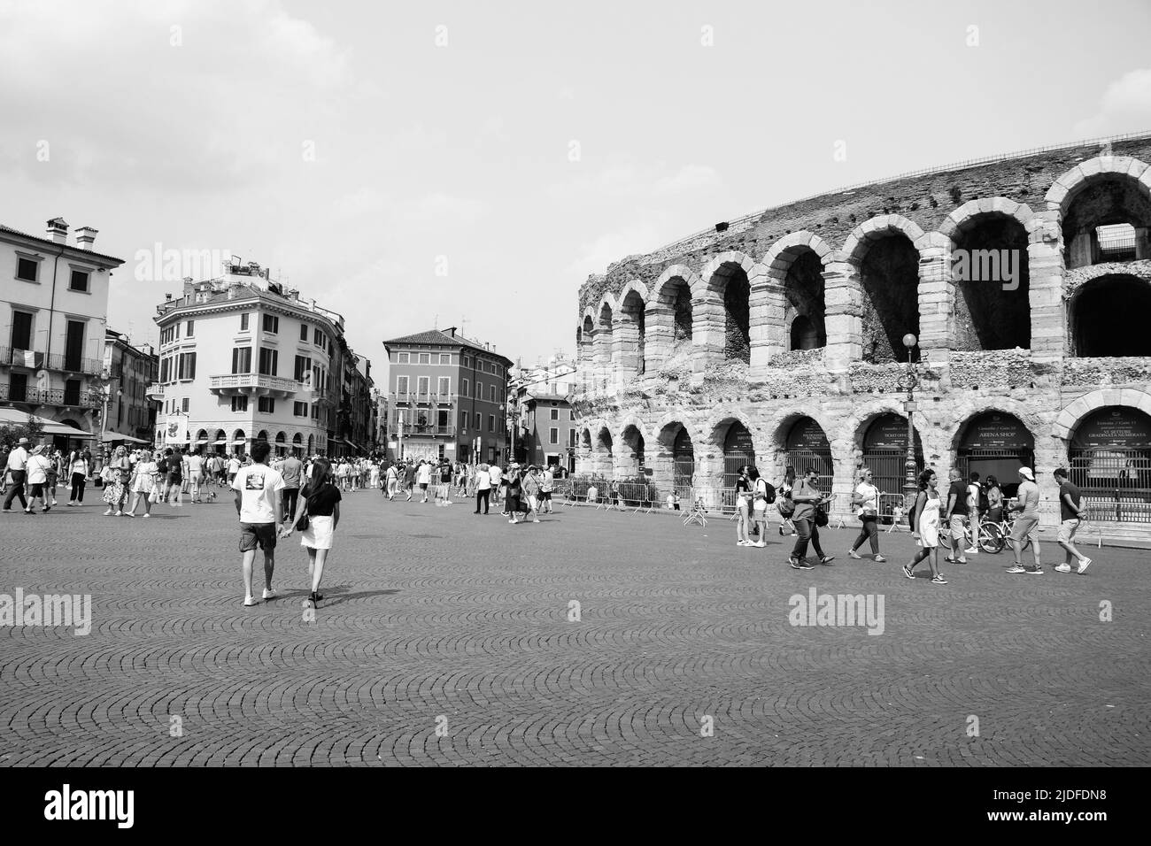 Verona via giuseppe mazzini hi-res stock photography and images - Alamy