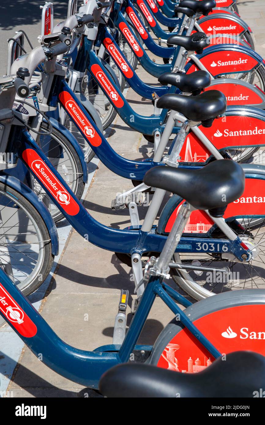 Santander cycle docking station hi res stock photography and images Page 2 Alamy