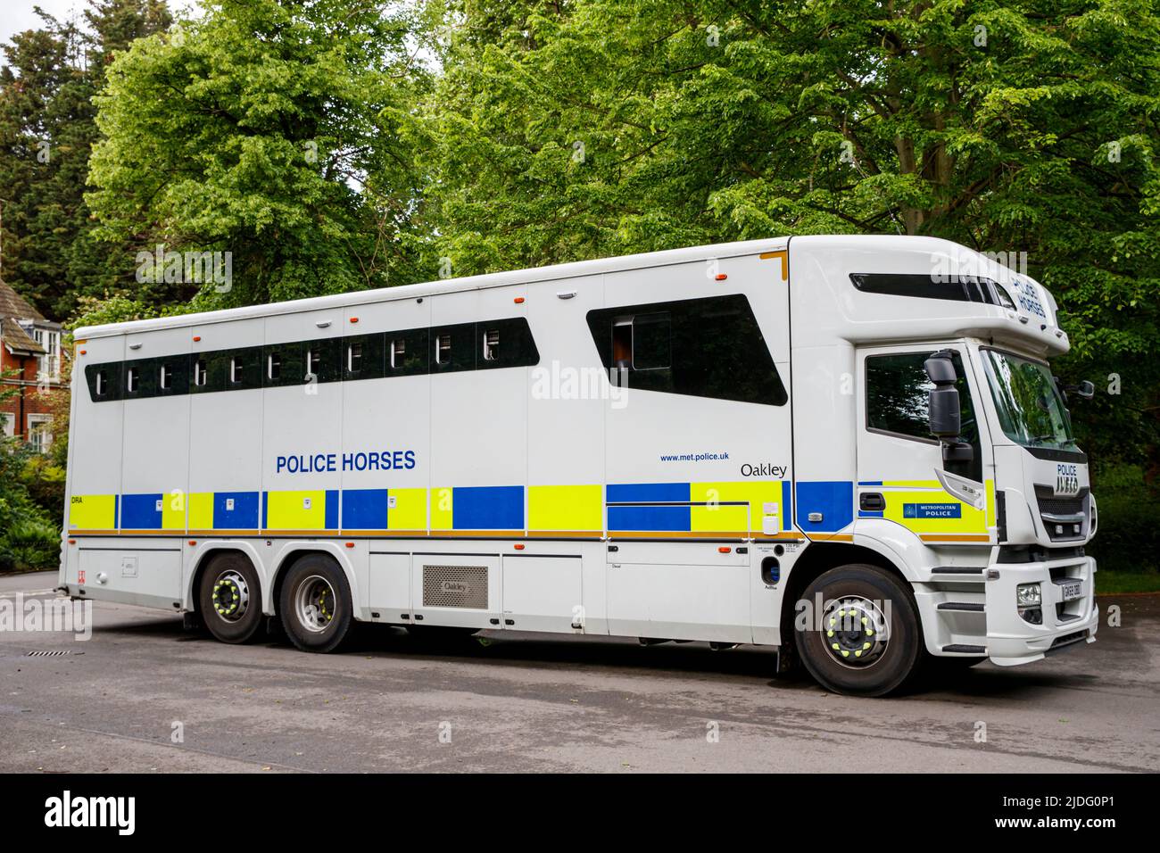 Police horse box vehicle in Hyde Park, London, England, United Kingdom on Thursday, May 19, 2022.Photo: David Rowland / One-Image.com Stock Photo