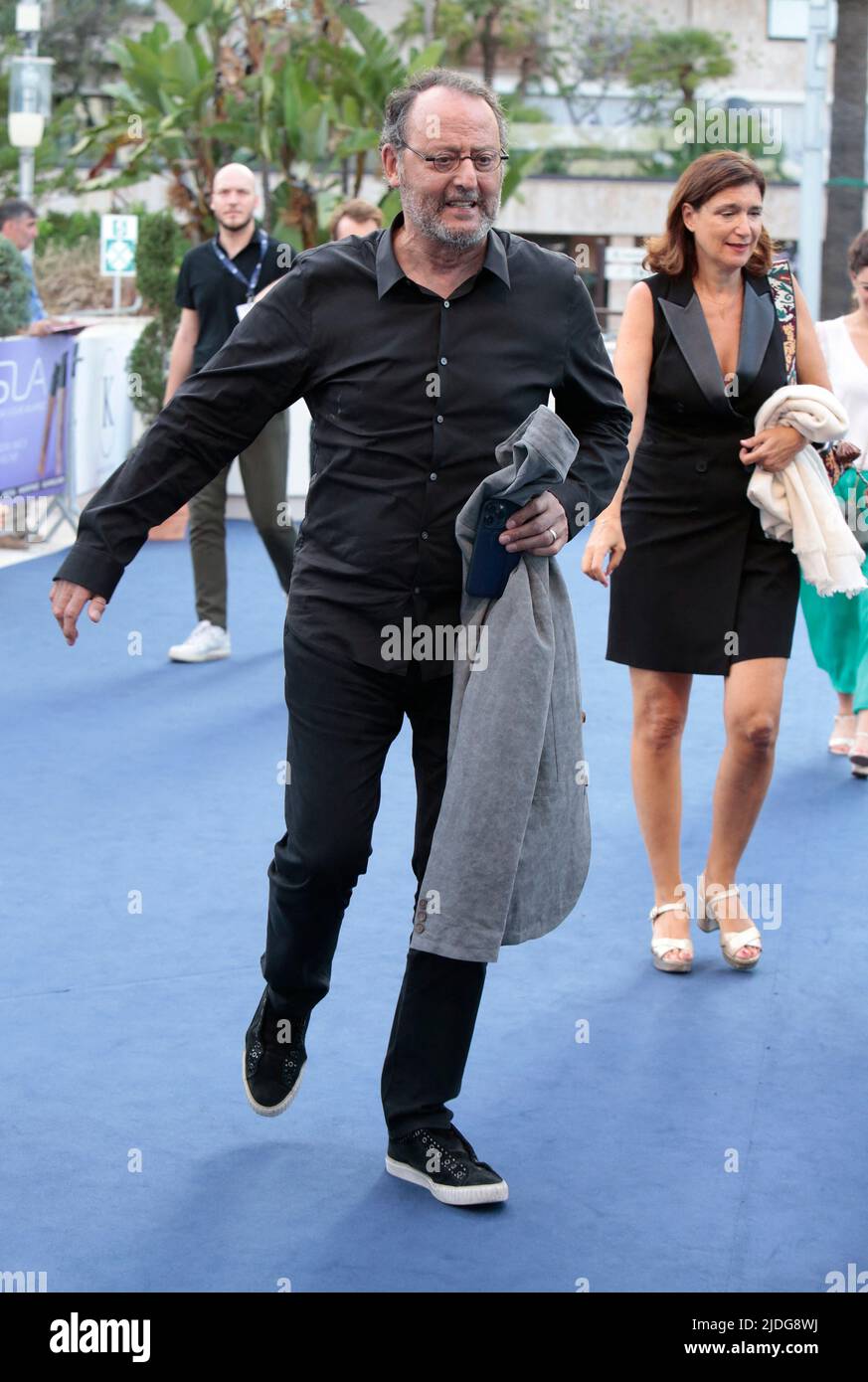 French actor Jean Reno pose during a photocall for the TV show "All
