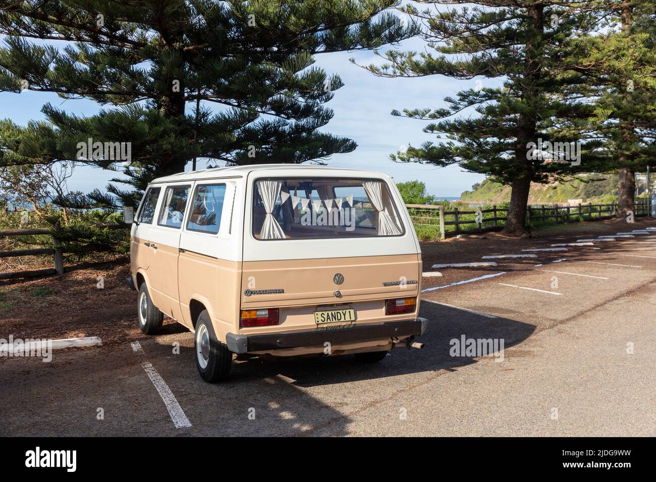 Explore Glazing - Volkswagen T3 Bus also known as VW T3 Kombi and