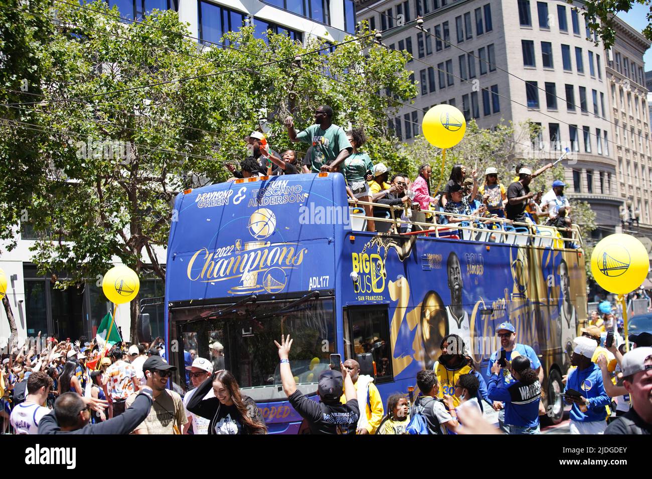 Best moments from Warriors' championship parade