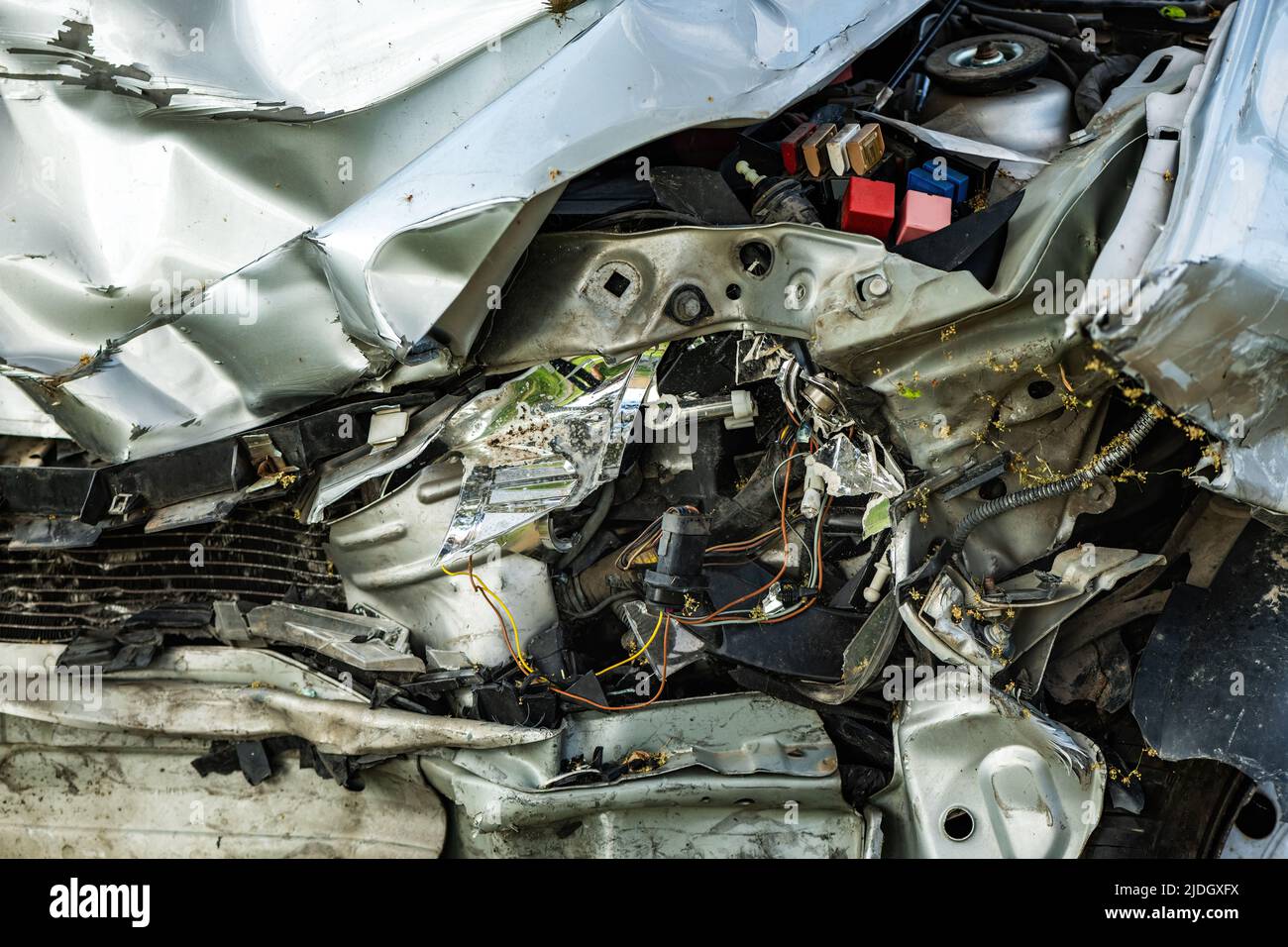 Accident damaged vehicle hi-res stock photography and images - Alamy