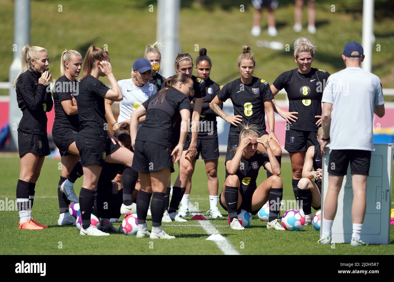 England manager Sarina Wiegman and assistant Arjan Veurink give a team talk during a training session at St George's Park, Burton-upon-Trent. Picture date: Tuesday June 21, 2022. Stock Photo
