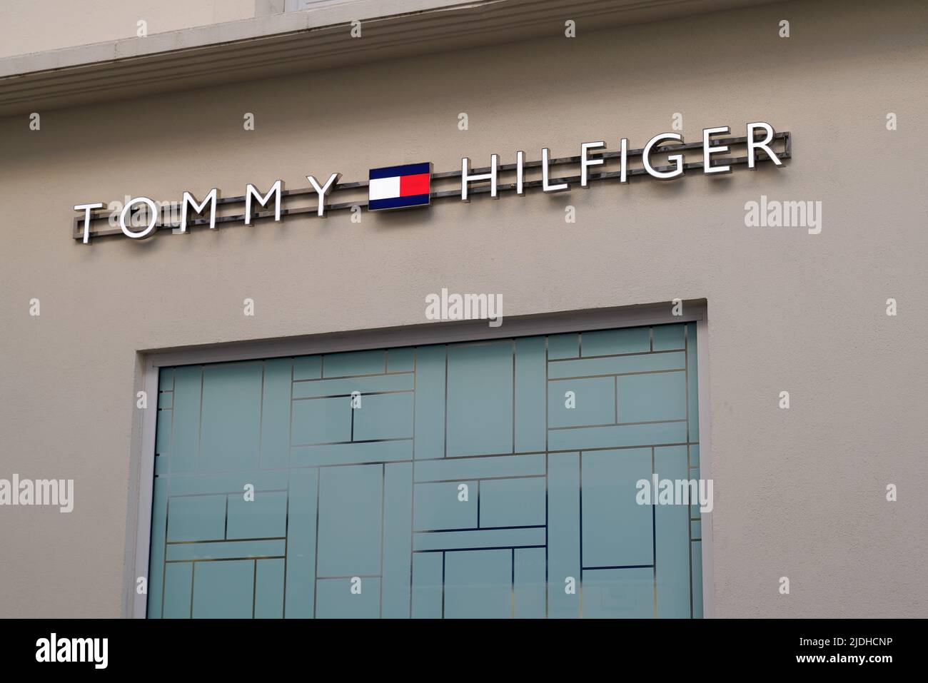Tommy hilfiger store entrance hi-res stock photography and images - Alamy