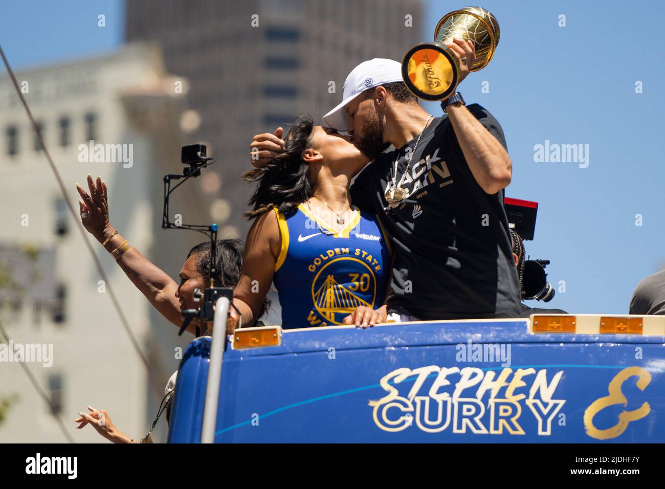Ayesha Curry Twerks on Steph in Trainers at Championship Parade Party –  Footwear News
