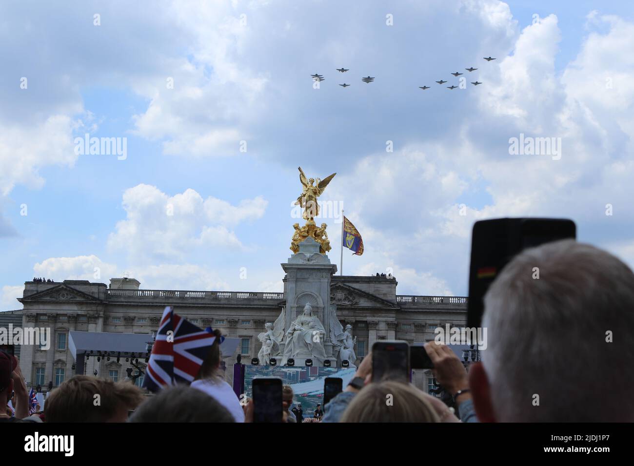 RAF Typhoons fly over Buckingham Palace in the shape of the number 70 during Queen Elizabeth II Platinum Jubilee Celebrations Stock Photo