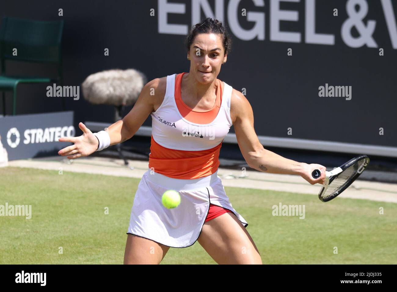 Bad Homburg, Germany. 21st June, 2022. Tennis: WTA Tour, singles, women, 1st round, sixteenth finals, Andreescu (Canada) - Trevisan (Italy), Martina Trevisan in action. Credit: Joaquim Ferreira/dpa/Alamy Live News Stock Photo