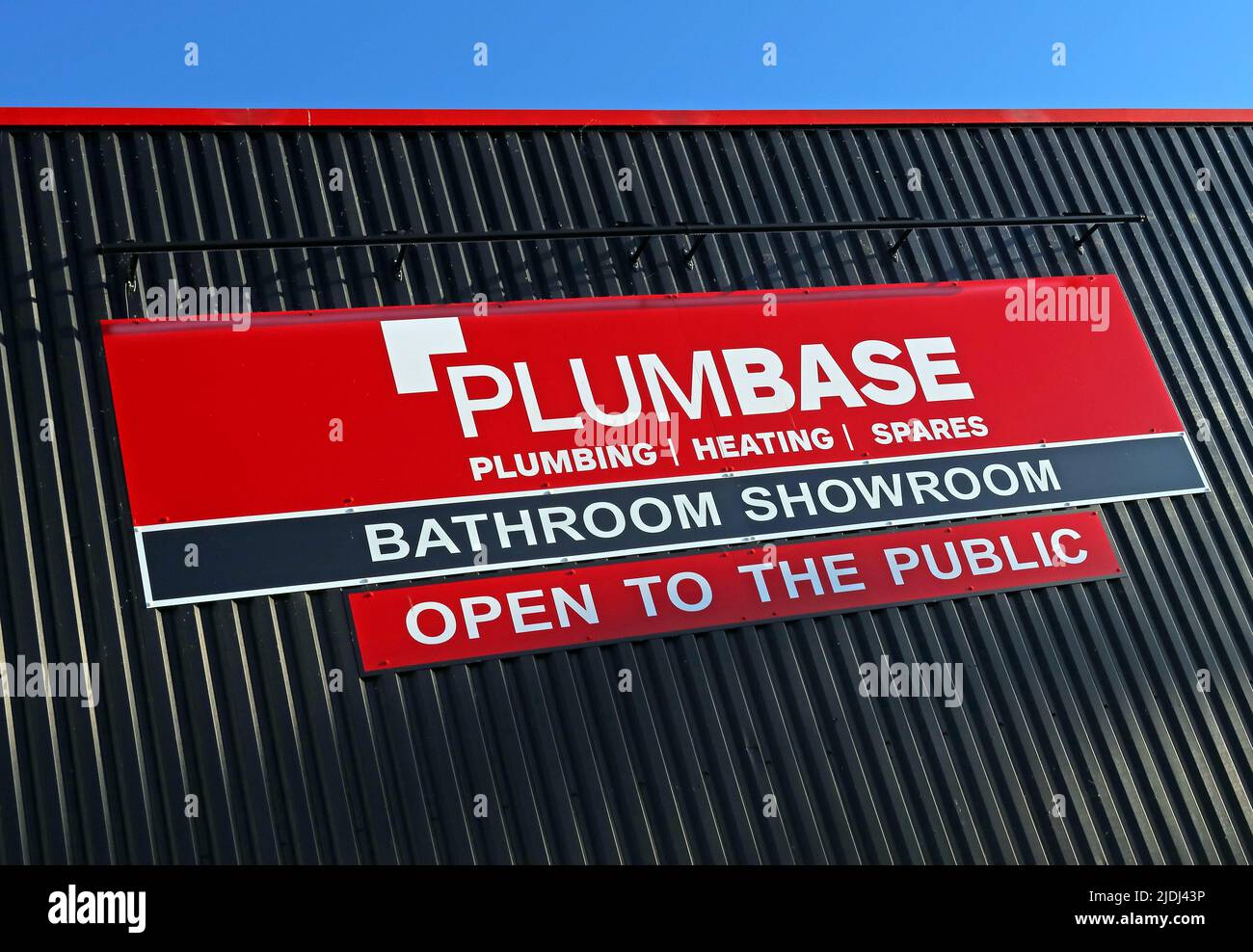 open to the public -  Plumbase bathroom showroom, Grafton, 7 Priestley St, Warrington, Cheshire, England, UK,  WA5 1TF Stock Photo