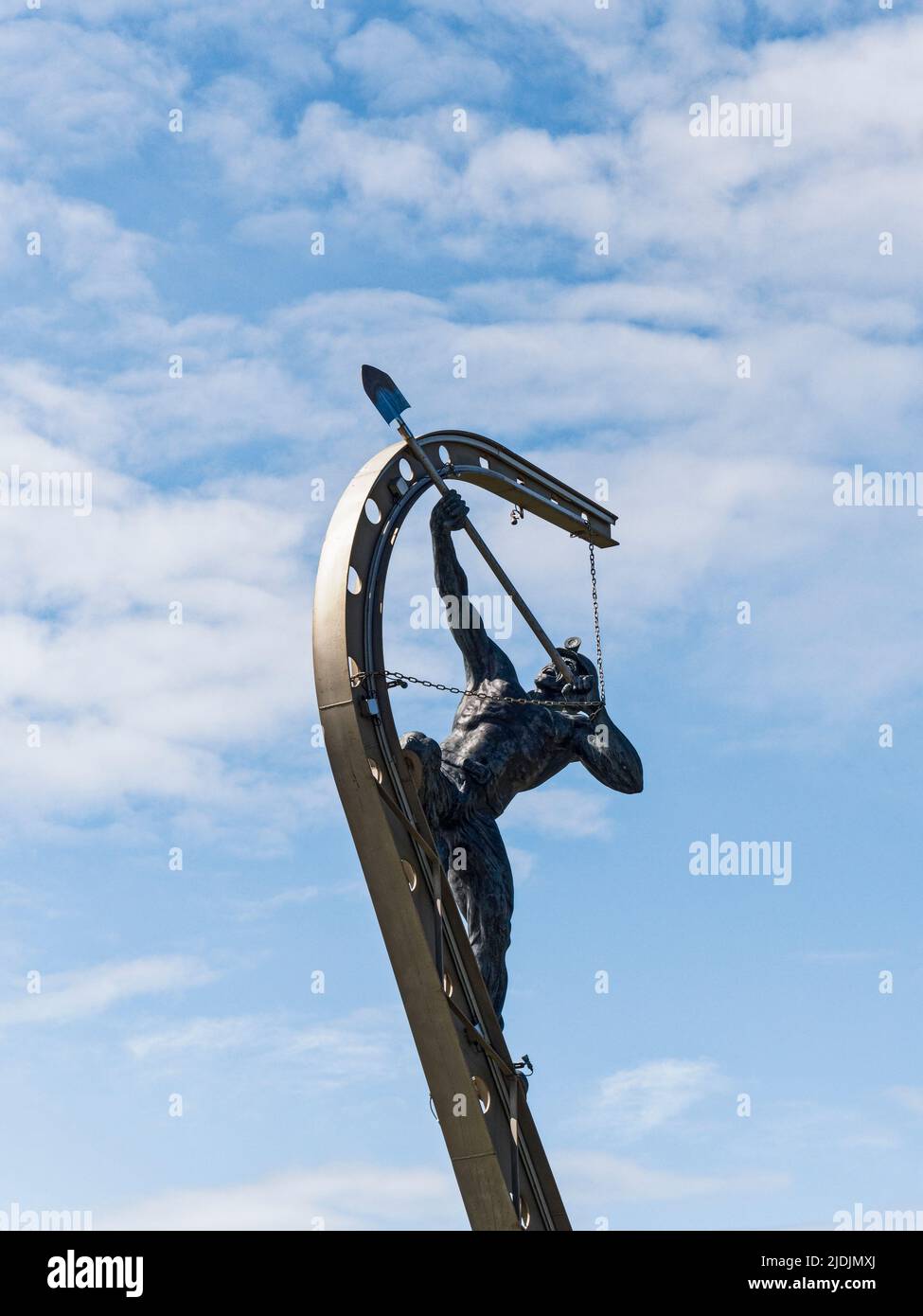 Mining sculpture at Pegswood, Morpeth, UK by Tom Maley which links Ashington coal mining heritage with Nottingham. Stock Photo