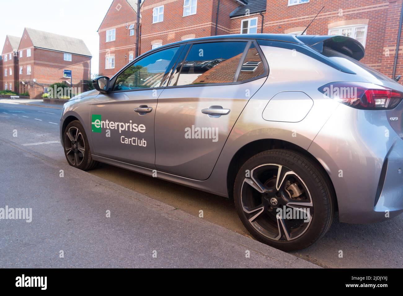 Car parked at roadside hi-res stock photography and images - Alamy