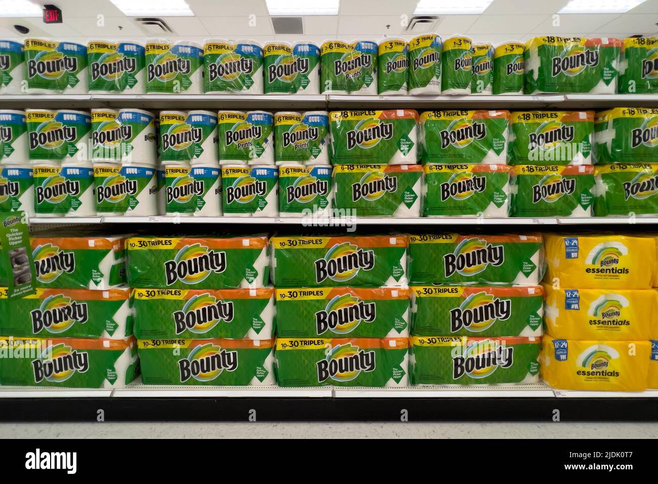 Ontario, CA, USA – June 20, 2022: Store shelf filled with packages of Bounty paper towel rolls in a Target store in Ontario, California. Stock Photo