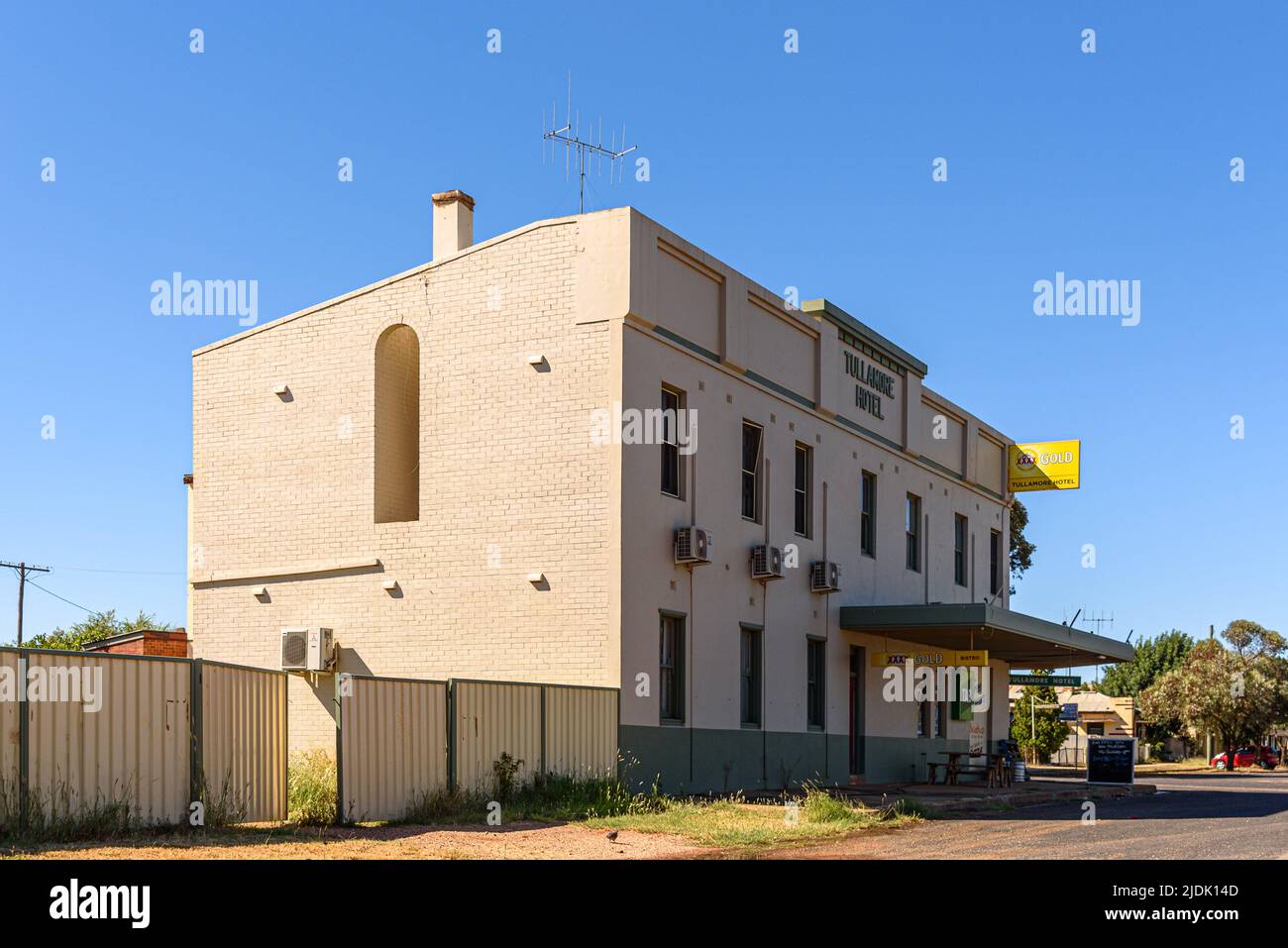 The Tullamore Hotel along the Bogan Way in New South Wales Stock Photo