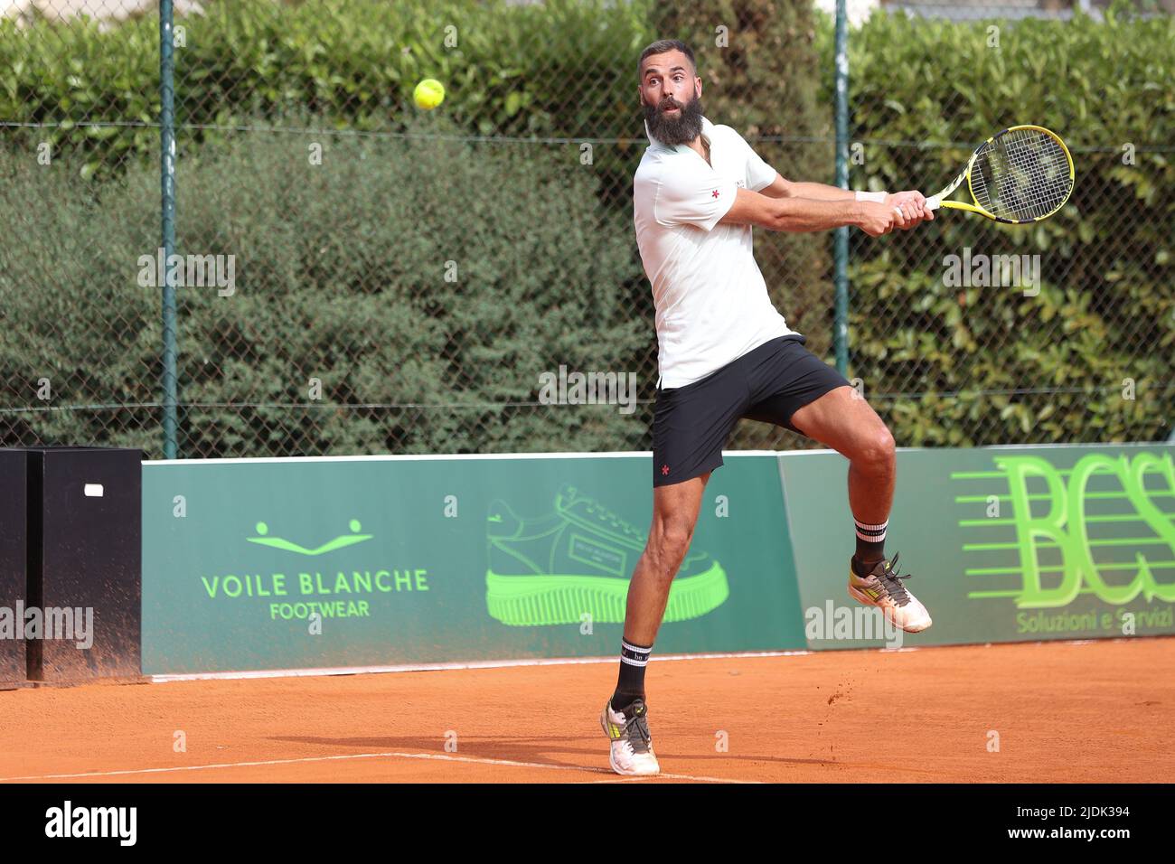 Milan, Italy. 21st June, 2022. Italy, Milan, june 21 2022: Benoit Paire (fra) during tennis match BENOIT PAIRE (FRA) vs ALEXEY VATUTIN (RUS) 1st round ATP Challenger Milan at Aspria Harbour Club (Credit Image: © Fabrizio Andrea Bertani/Pacific Press via ZUMA Press Wire) Stock Photo