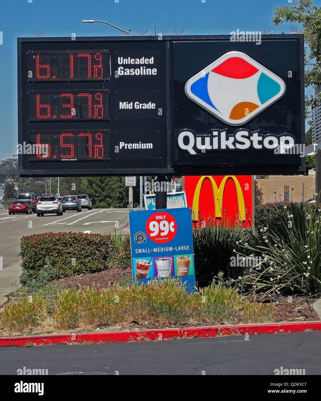 99 cent gas hires stock photography and images Alamy