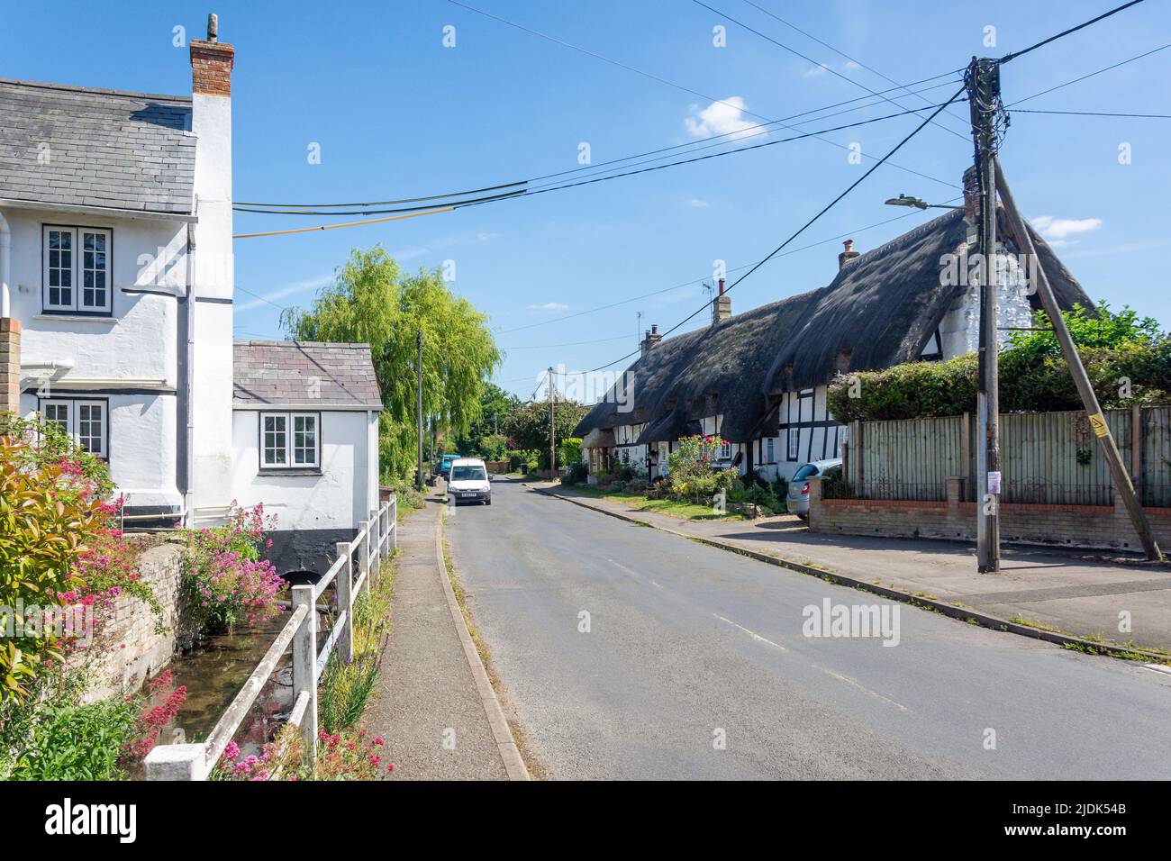 High street chalgrove oxfordshire oxon town centre central uk en hires