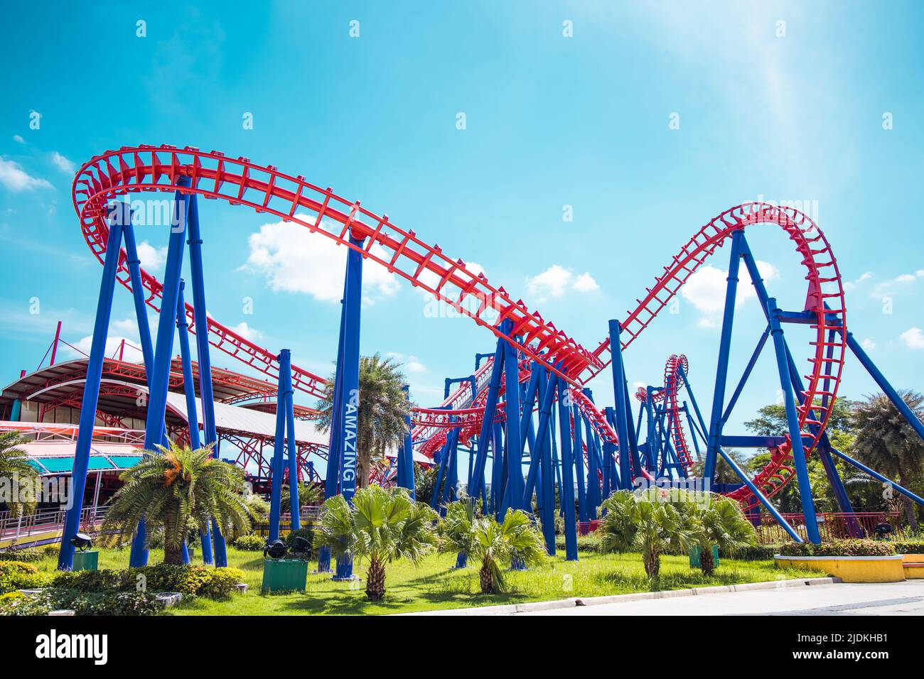 Roller coaster track curve hi-res stock photography and images - Alamy