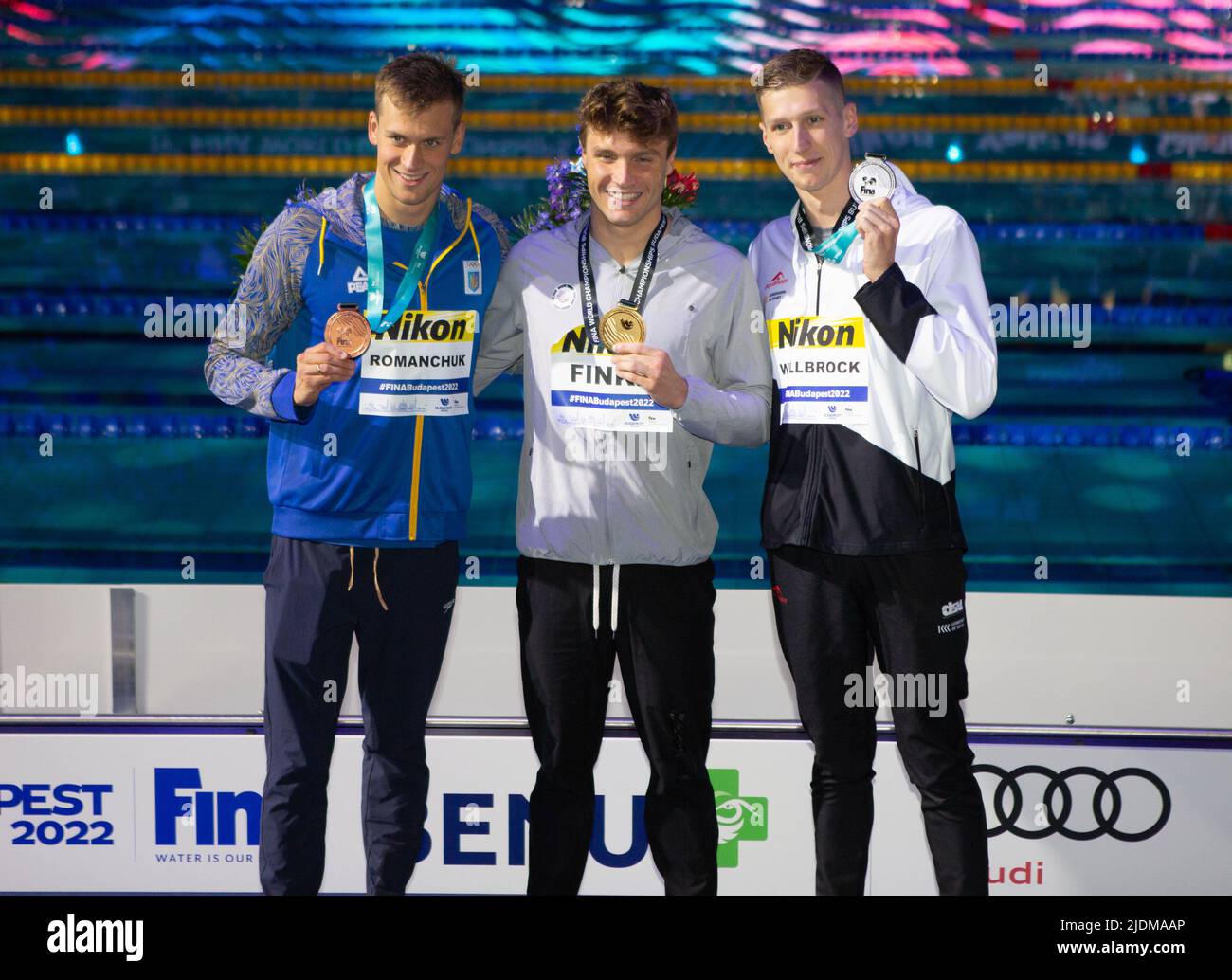 mykhailo-romanchuk-of-ukraine-bronze-medal-bobby-finke-of-usa-gold