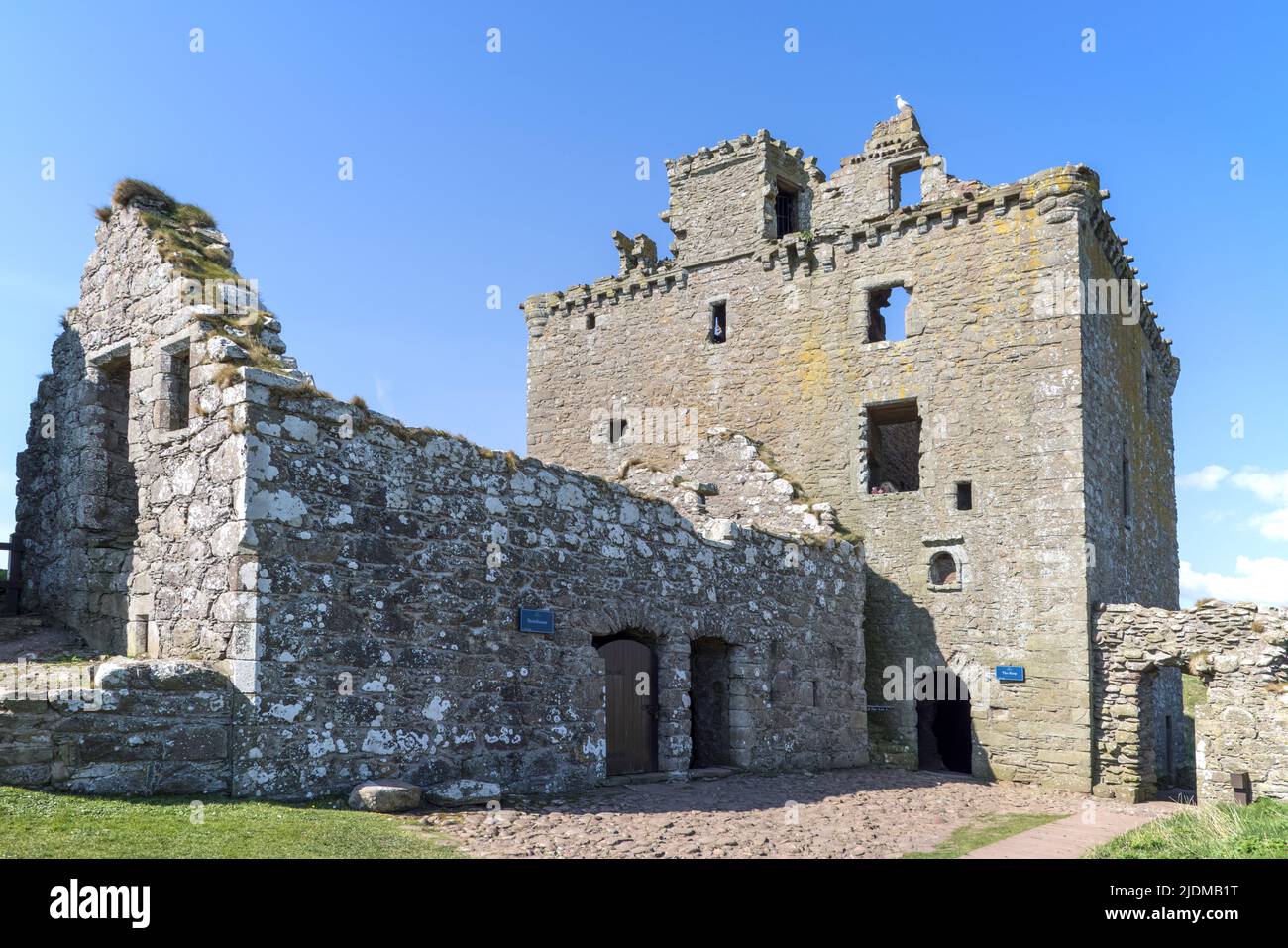 the ruins of dunnottar castle on the east coast of scotland Stock Photo ...