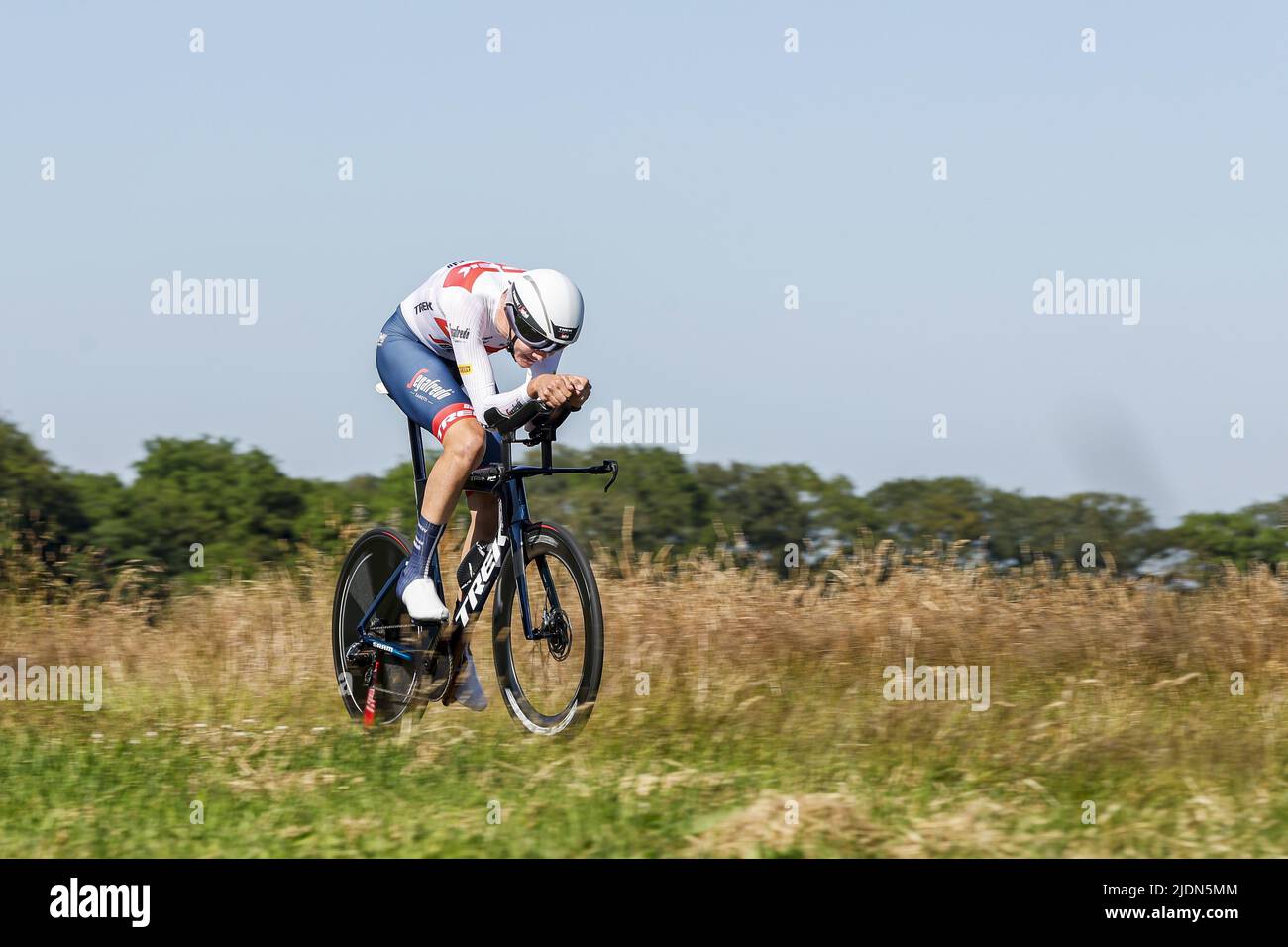 2022-06-22 17:36:14 EMMEN - Cyclist Daan Hoole during the Dutch National Time Trial Championships in Drenthe. ANP BAS CZERWINSKI netherlands out - belgium out Stock Photo