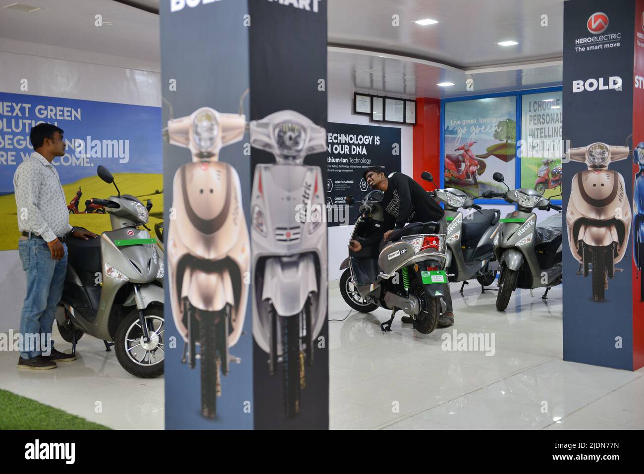 nearest hero electric showroom