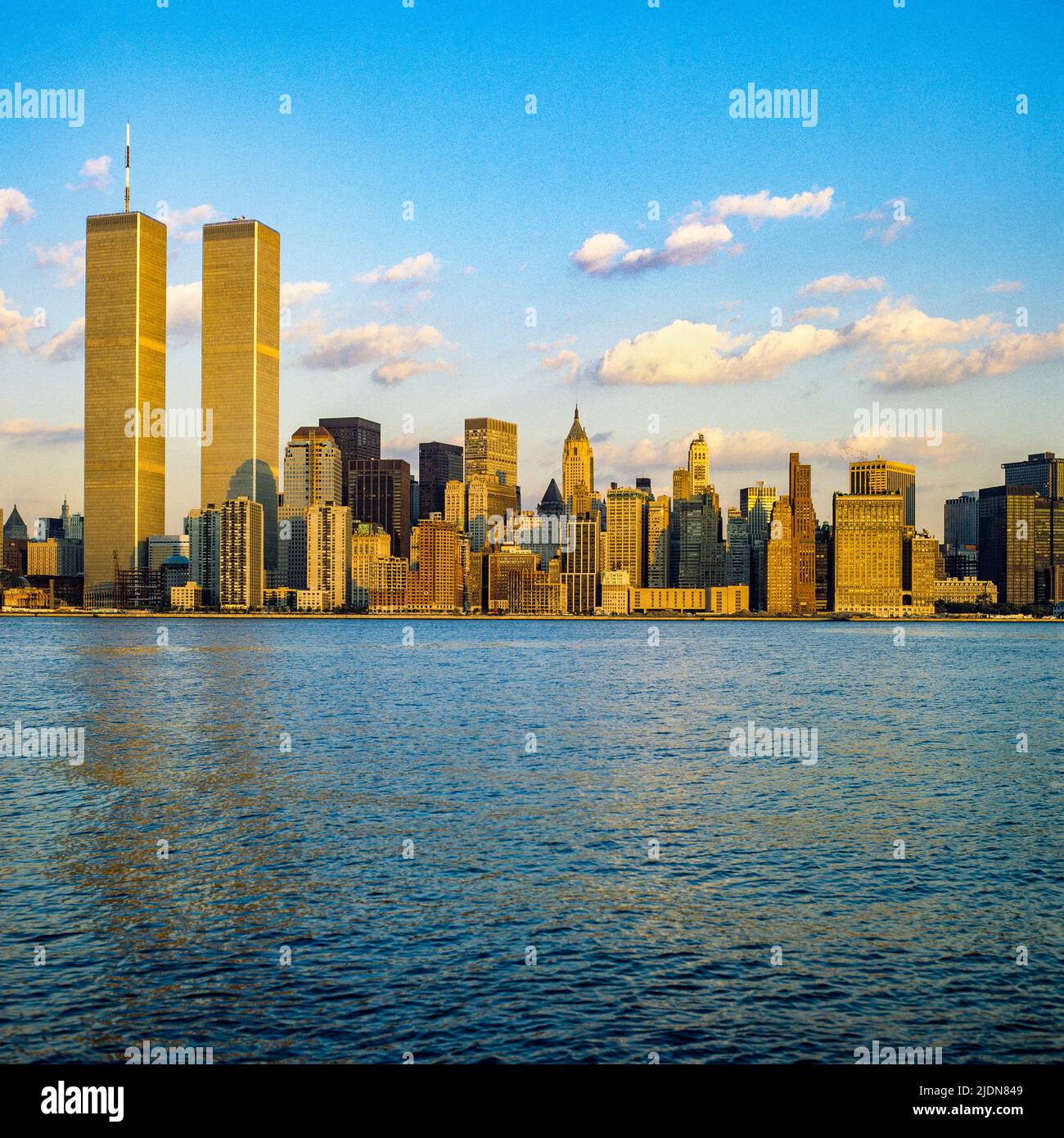 New York 1980s, Hudson river, lower Manhattan skyline, WTC, World