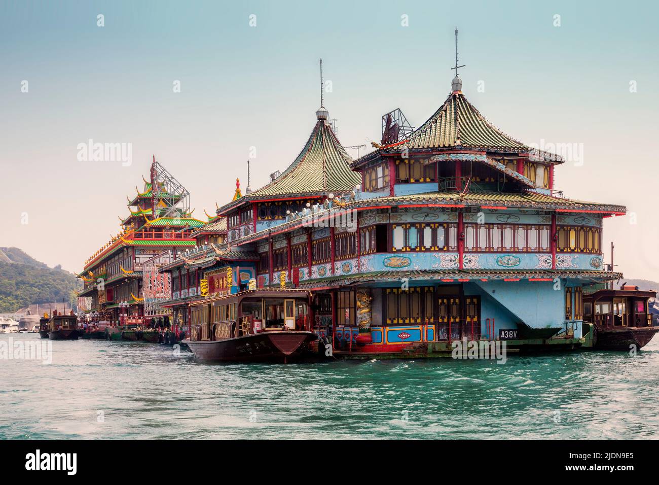 Jumbo Kingdom comprising of Jumbo Floating Restaurant and the adjacent Tai Pak Floating Restaurant. Iconic tourist attractions in Aberdeen Harbour, HK. Stock Photo