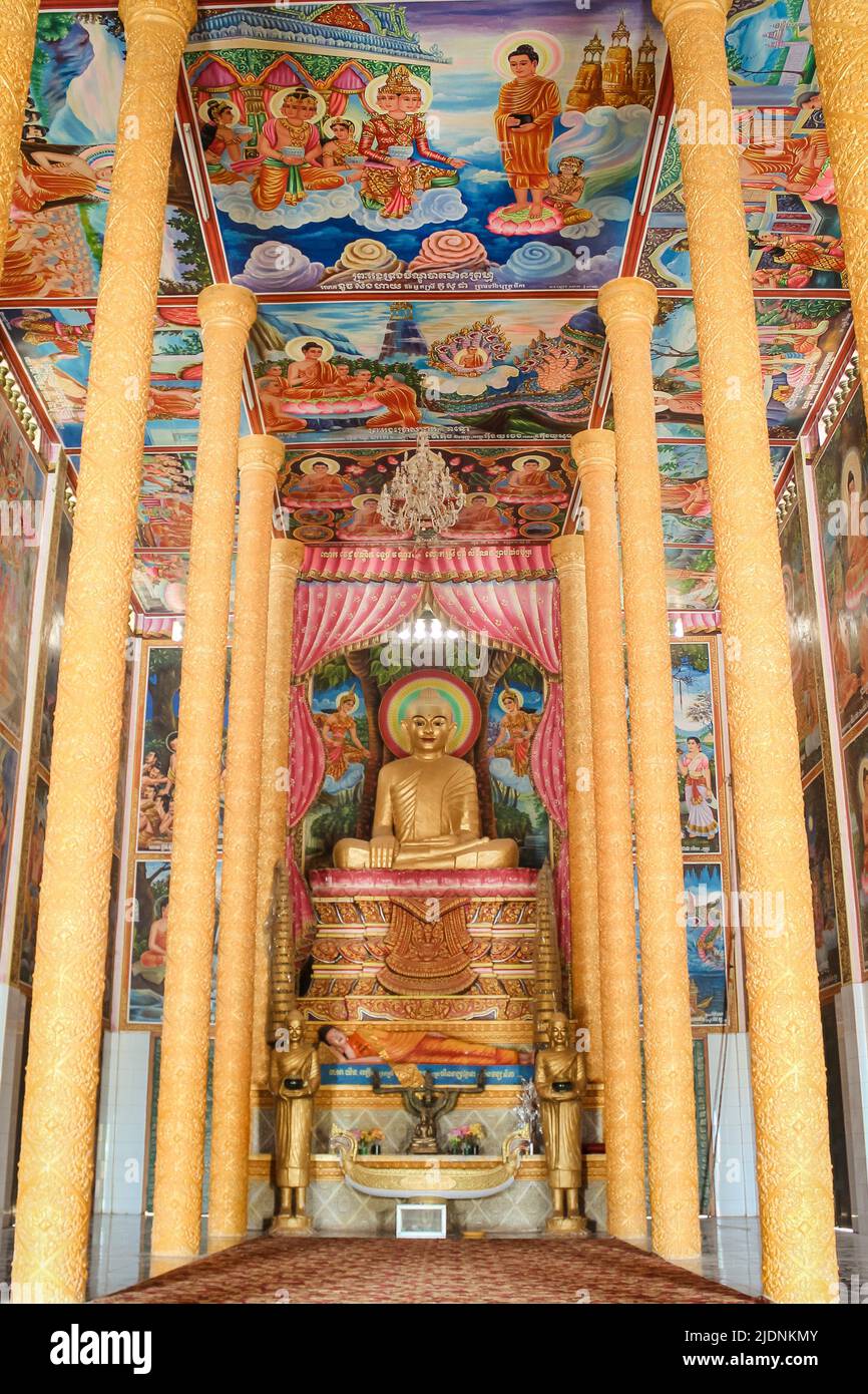 Golden Buddhist temple in Cambodia Stock Photo Alamy