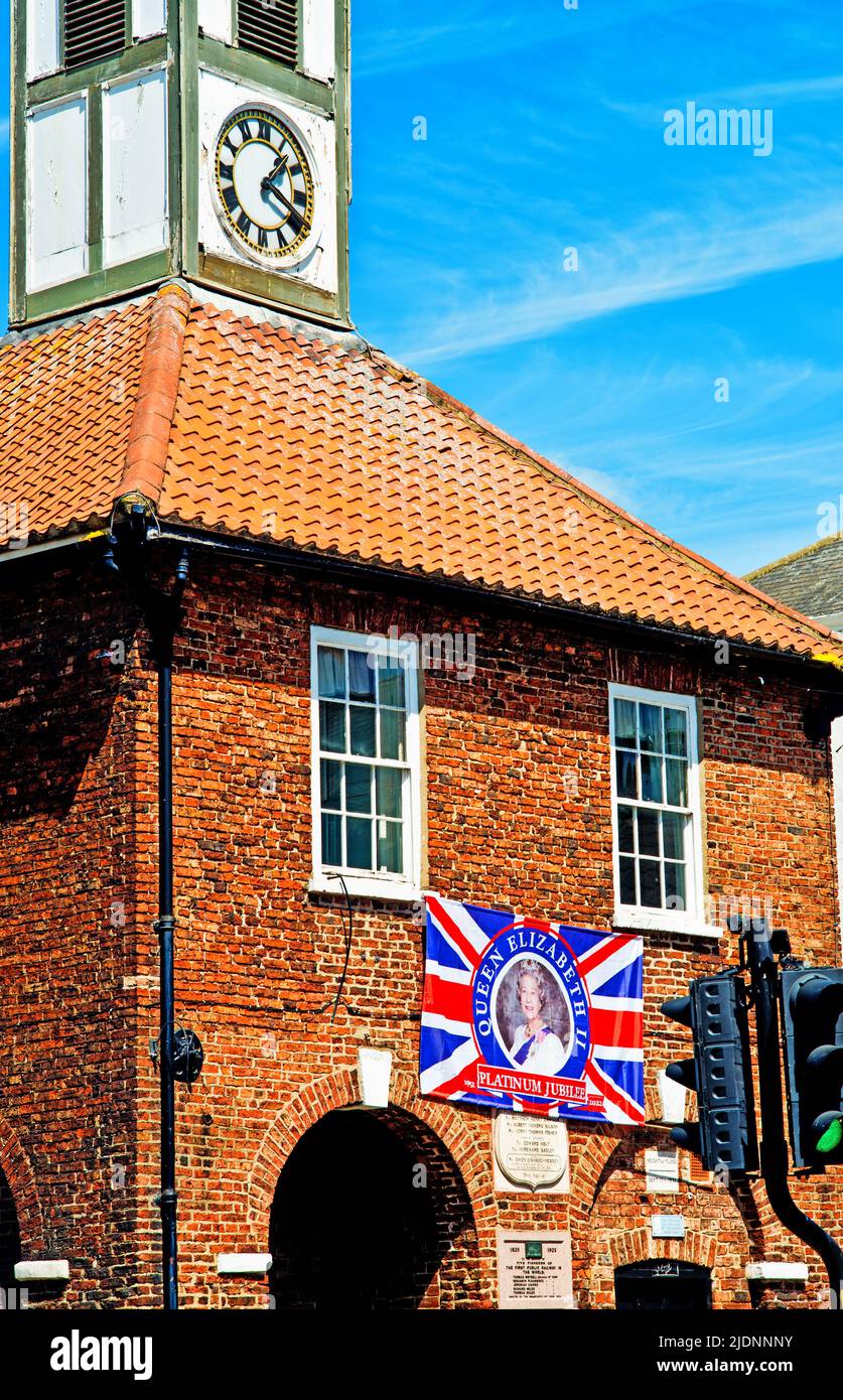 Yarm Town Hall with Queens Platinum Jubilee Banner, Yarm on Tees, England 2022 Stock Photo