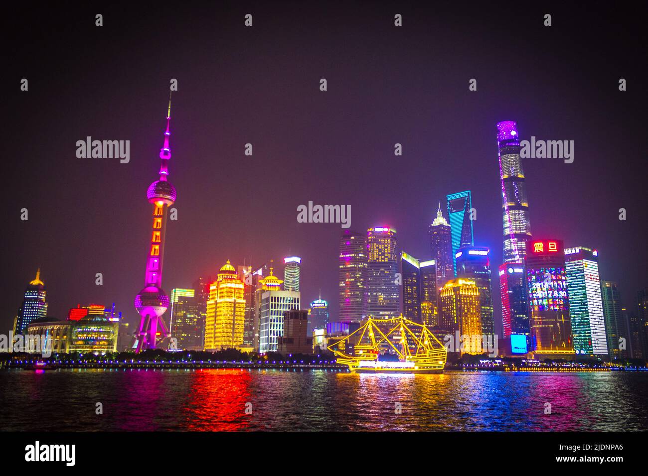 Shanghai harbour view hi-res stock photography and images - Alamy