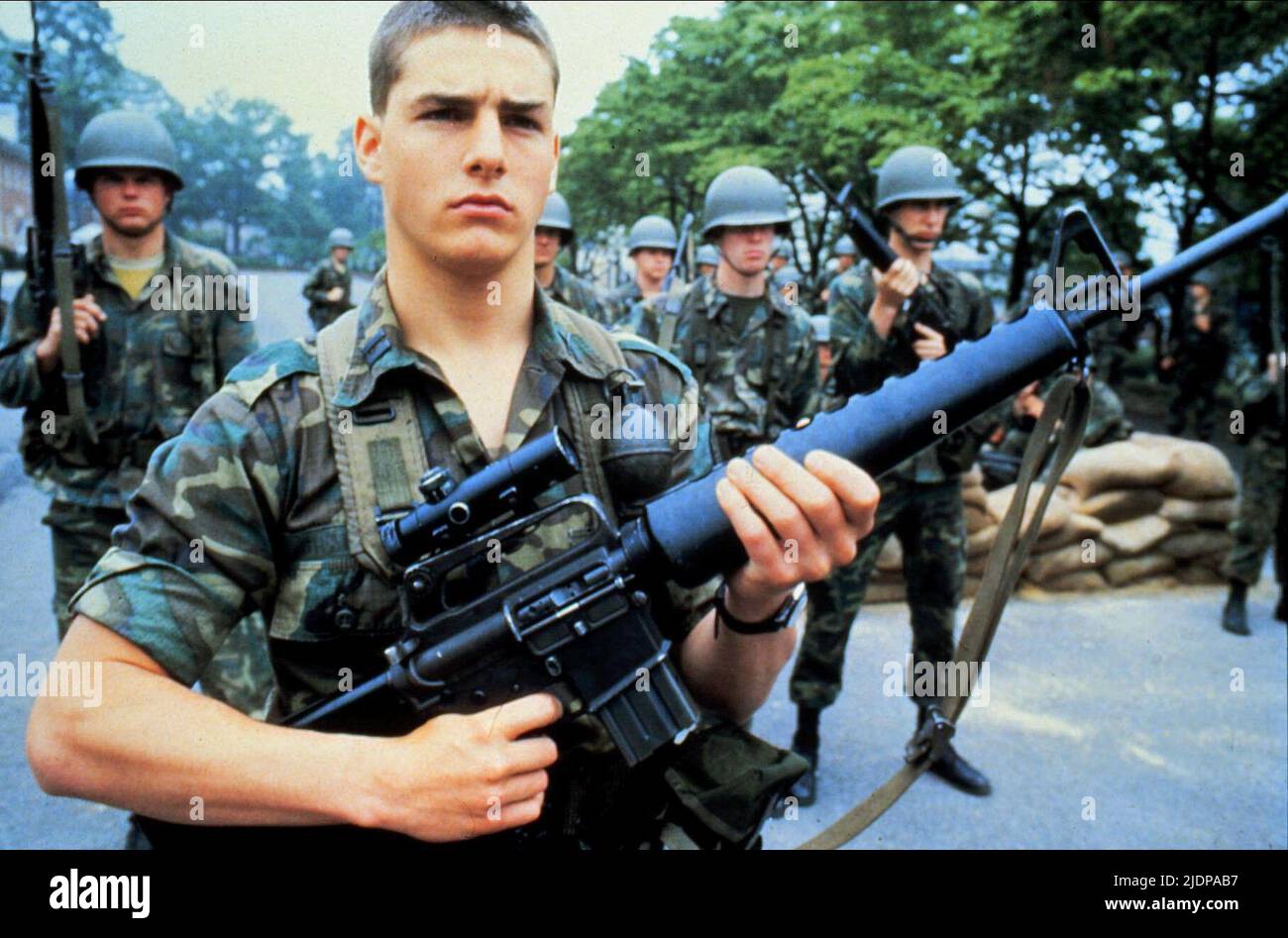 Tom Cruise Taps Machine Gun