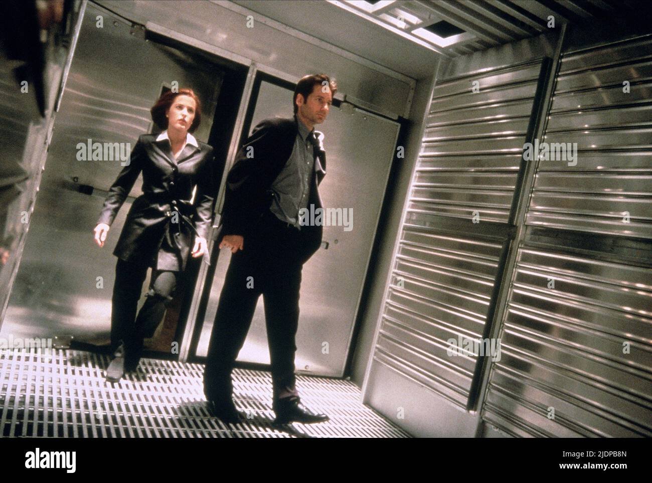 ANDERSON,DUCHOVNY, THE X FILES, 1998 Stock Photo