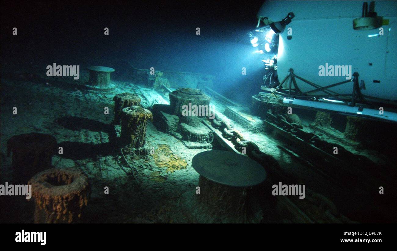 SUNKEN TITANIC, GHOSTS OF THE ABYSS, 2003 Stock Photo