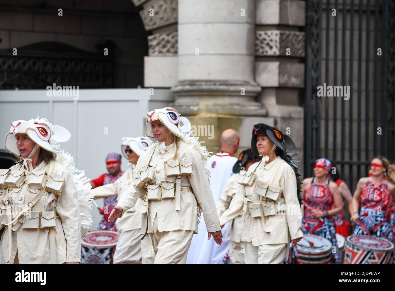 Queen coronation 1953 color hi-res stock photography and images - Alamy