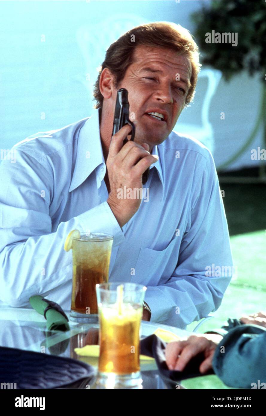ROGER MOORE, THE CANNONBALL RUN, 1981 Stock Photo