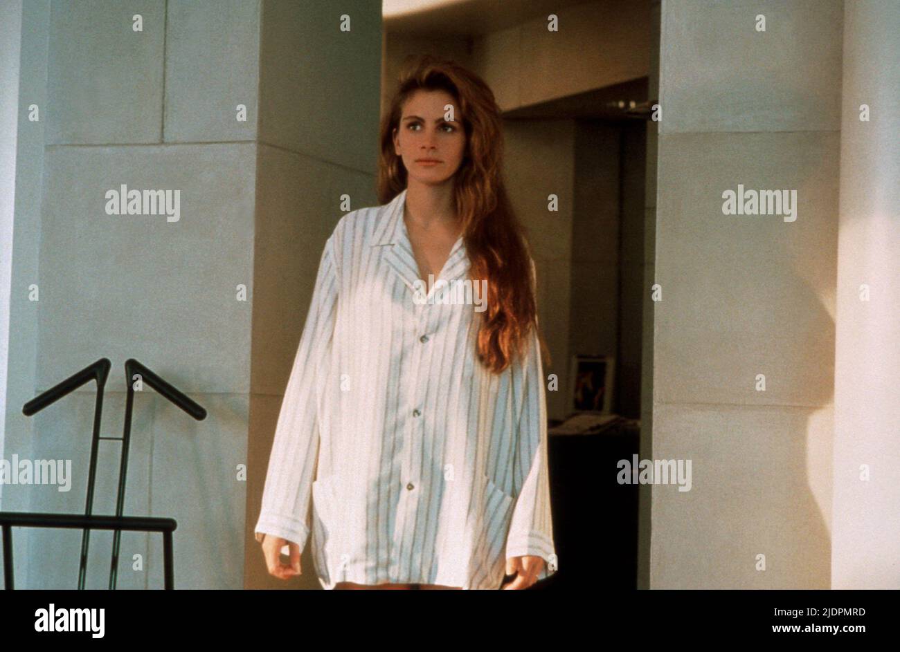 Julia roberts sleeping with the enemy 1991 stock photo alamy