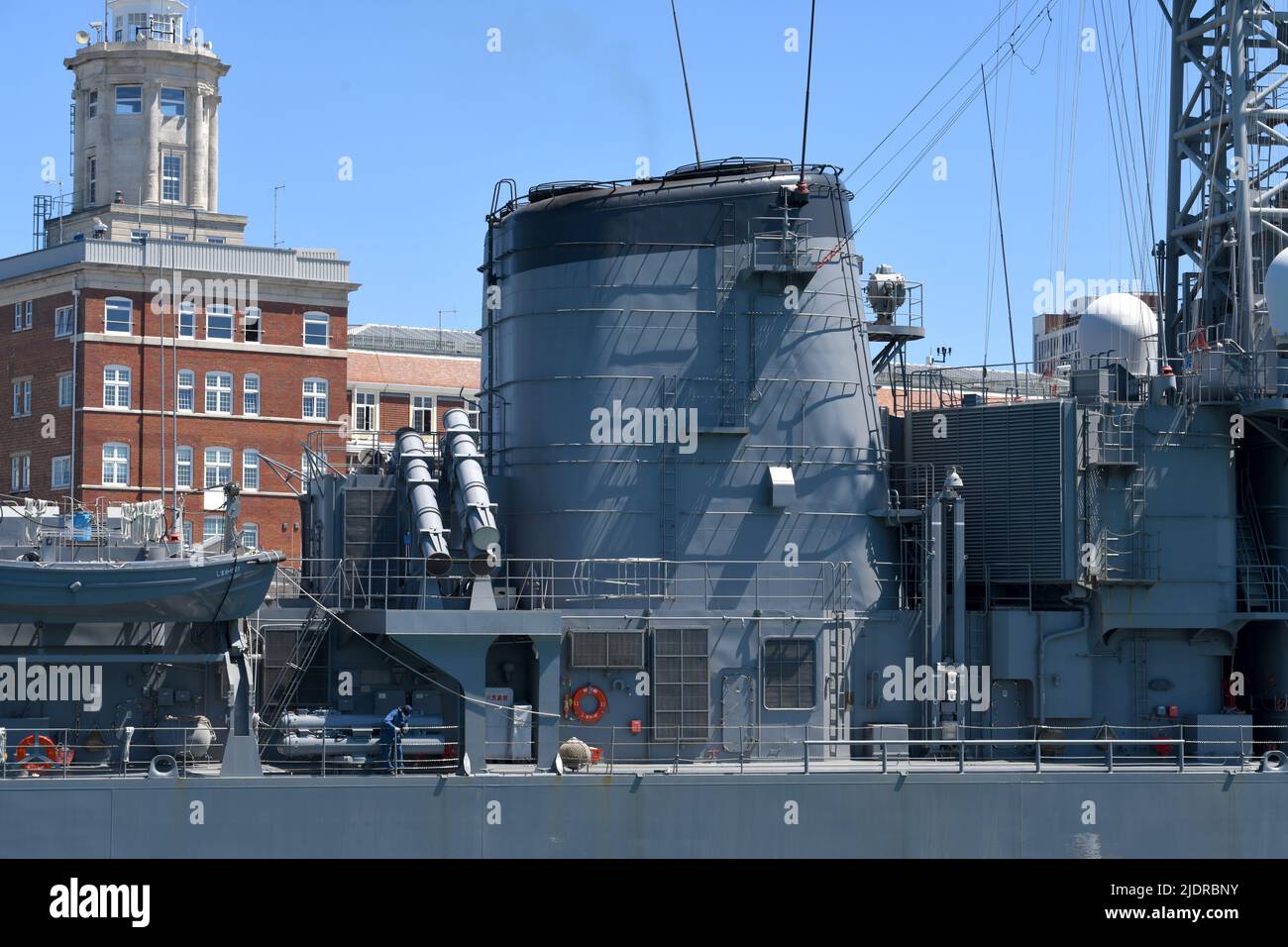 22/06/2022 Portsmouth UK Japan Maritime Self-Defence Force JS Shimakaze a  Hatakaze-Class guided missile destroyer alongside with RFA Mounts Bay and HM  Stock Photo - Alamy