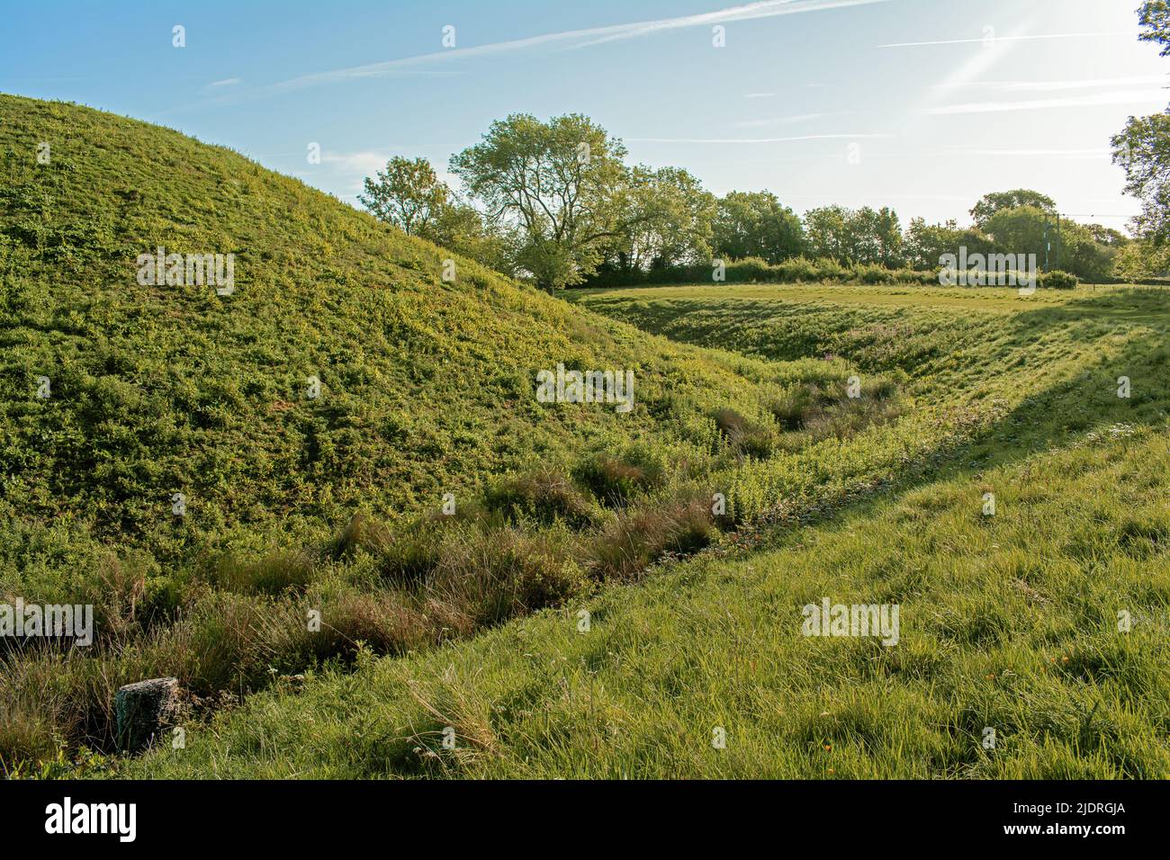 Fosse way brinklow castle hi-res stock photography and images - Alamy