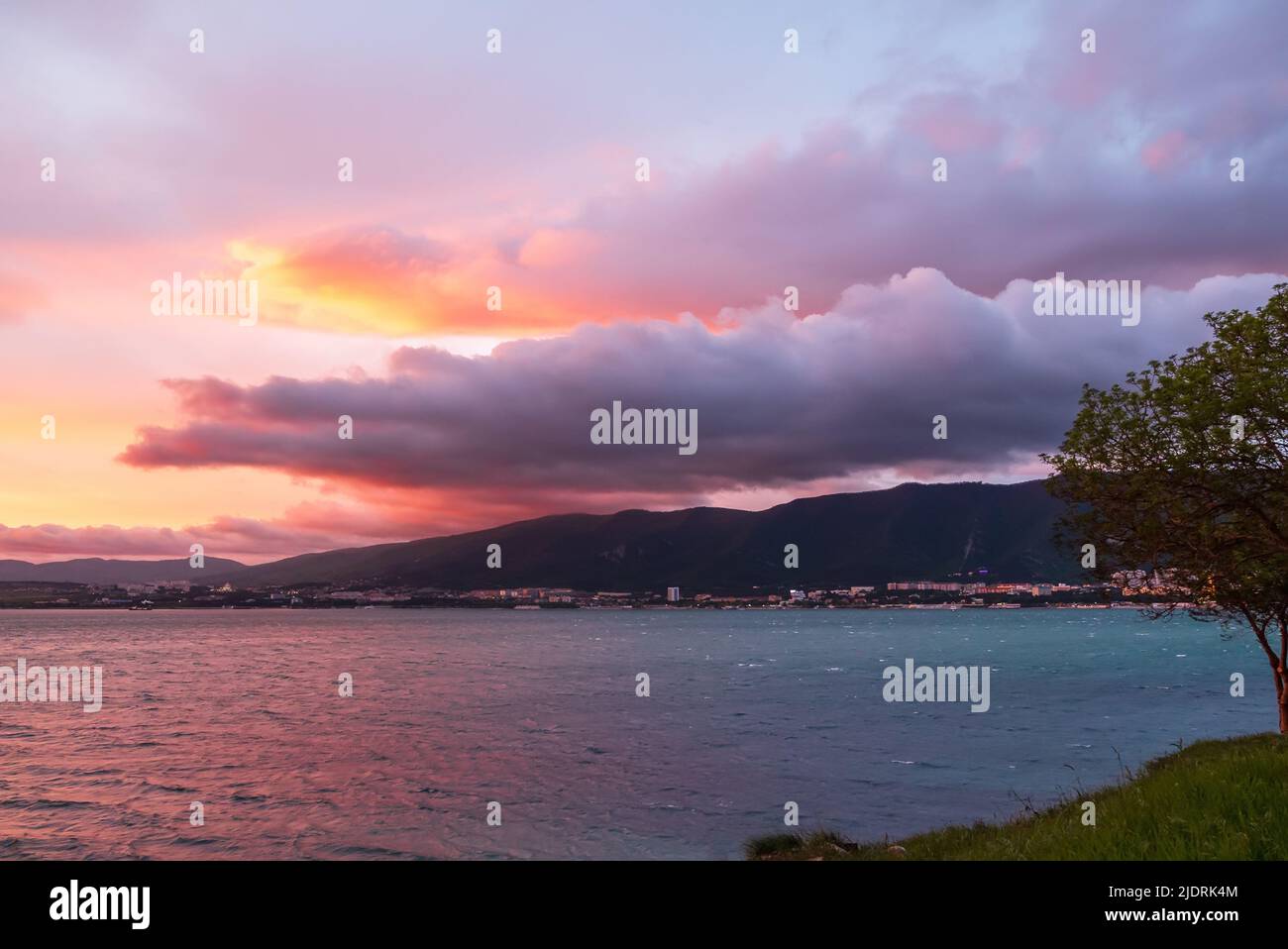 Sunset sky over sea landscape hi-res stock photography and images - Alamy