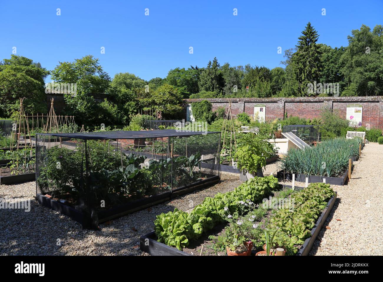 18th century landscape garden hi-res stock photography and images - Alamy