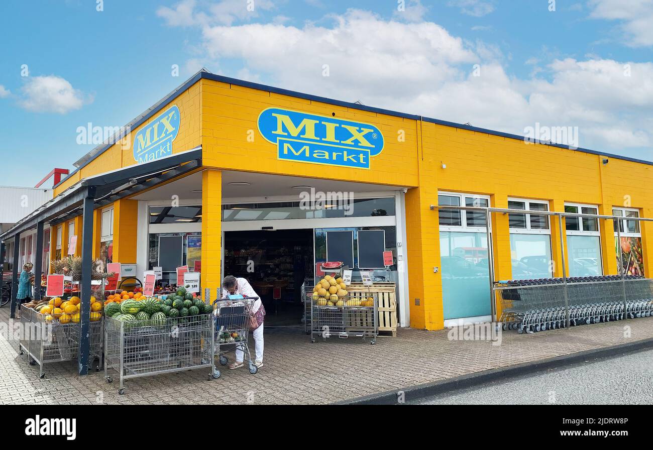 Erkelenz, Germany - Juin 9. 2022: View on yellow facade of mix markt supermarket chain selling products from eastern europe Stock Photo