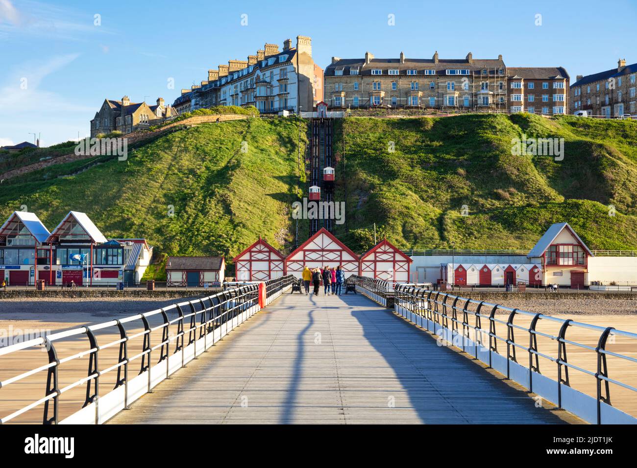 Saltburn by the sea yorkshire england Saltburn pier victorian pier and sandy beach saltburn town redcar cleveland North Yorkshire England UK GB Europe Stock Photo