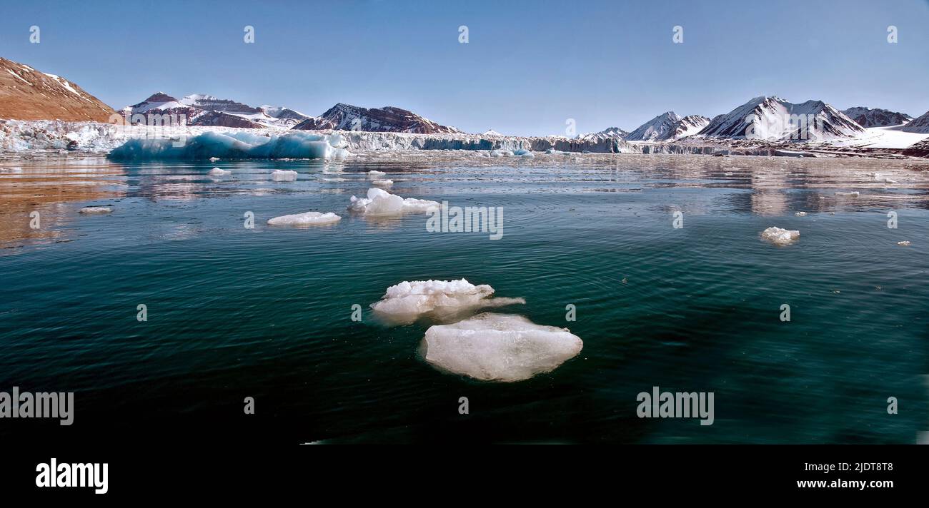 King's Glacier in King's Fjord, western Spitsbergen, Svaalbard Stock Photo