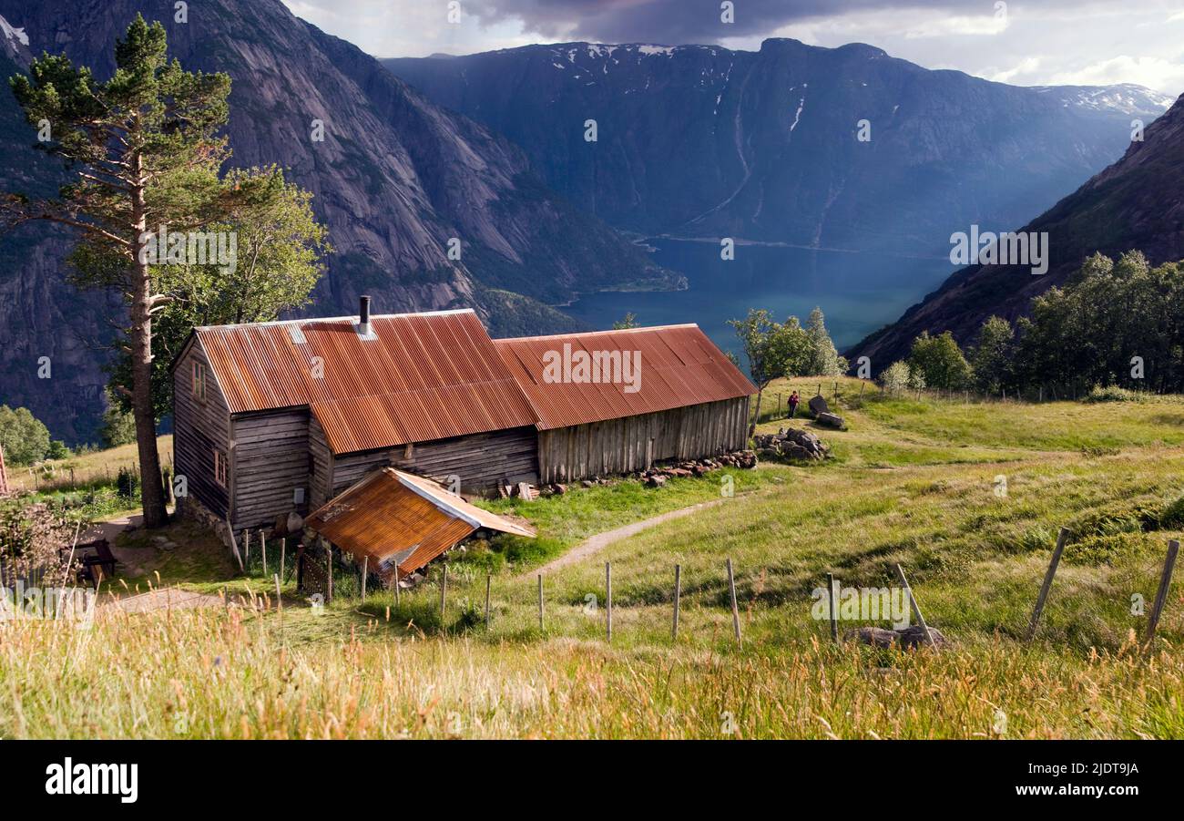 Kjeaasen (Kjeåsen) - a remote site at the bottom of Simadalsfjord in ...